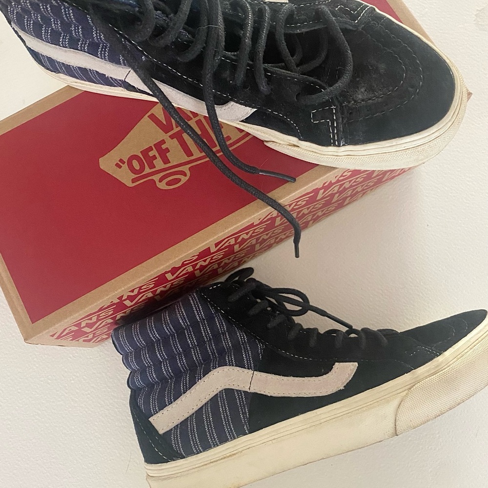 Vans SK8-H iconic California skateboard shoe. 70’s vibe timeless OG high tops